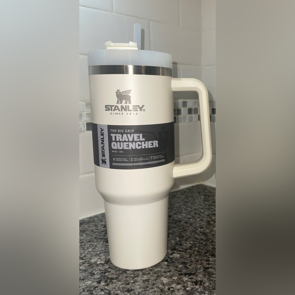 Cream Stanley 40oz